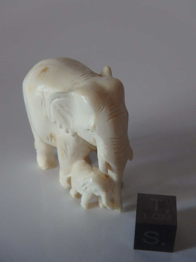 RG0153 Ivory