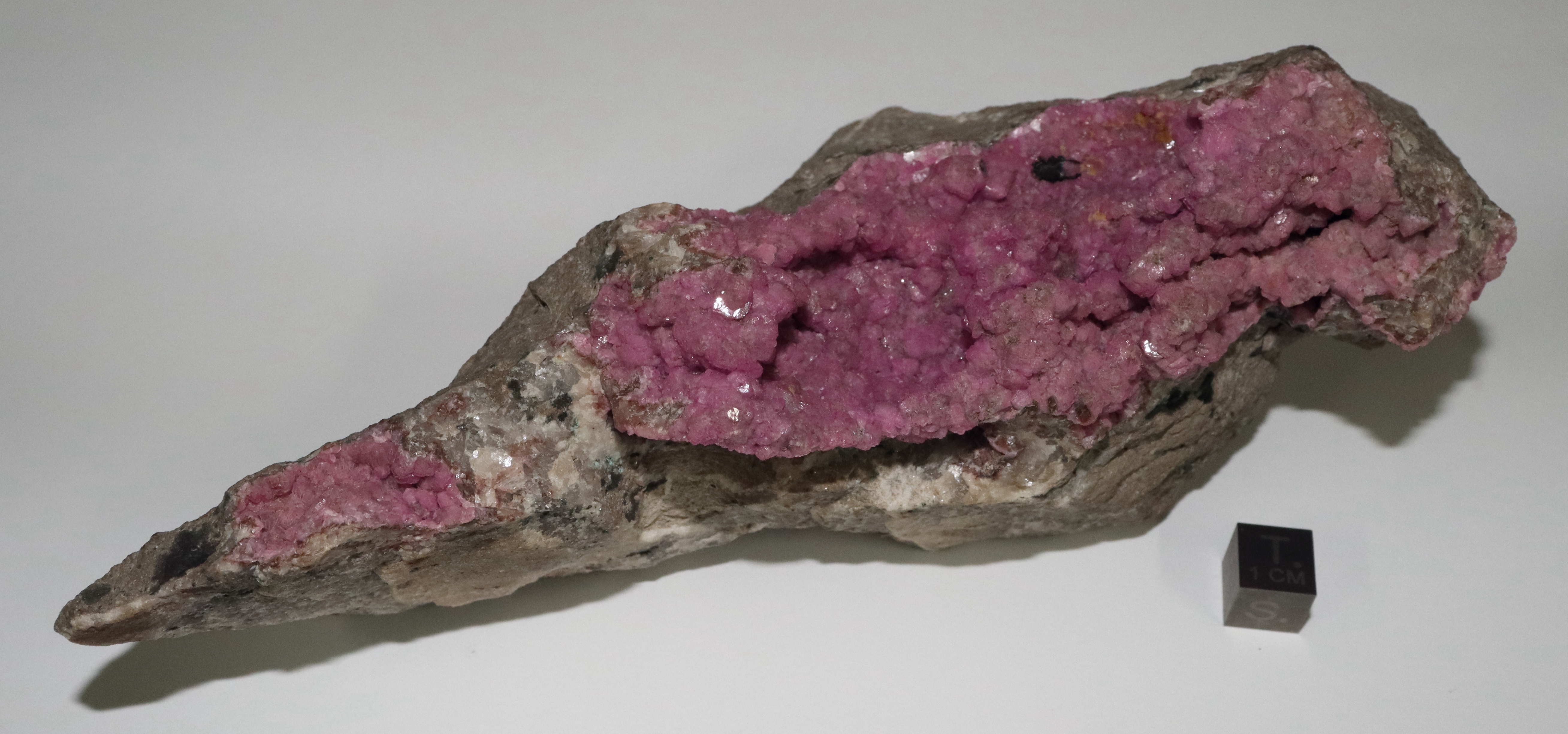RG0034 Cobaltbearing Dolomite.JPG