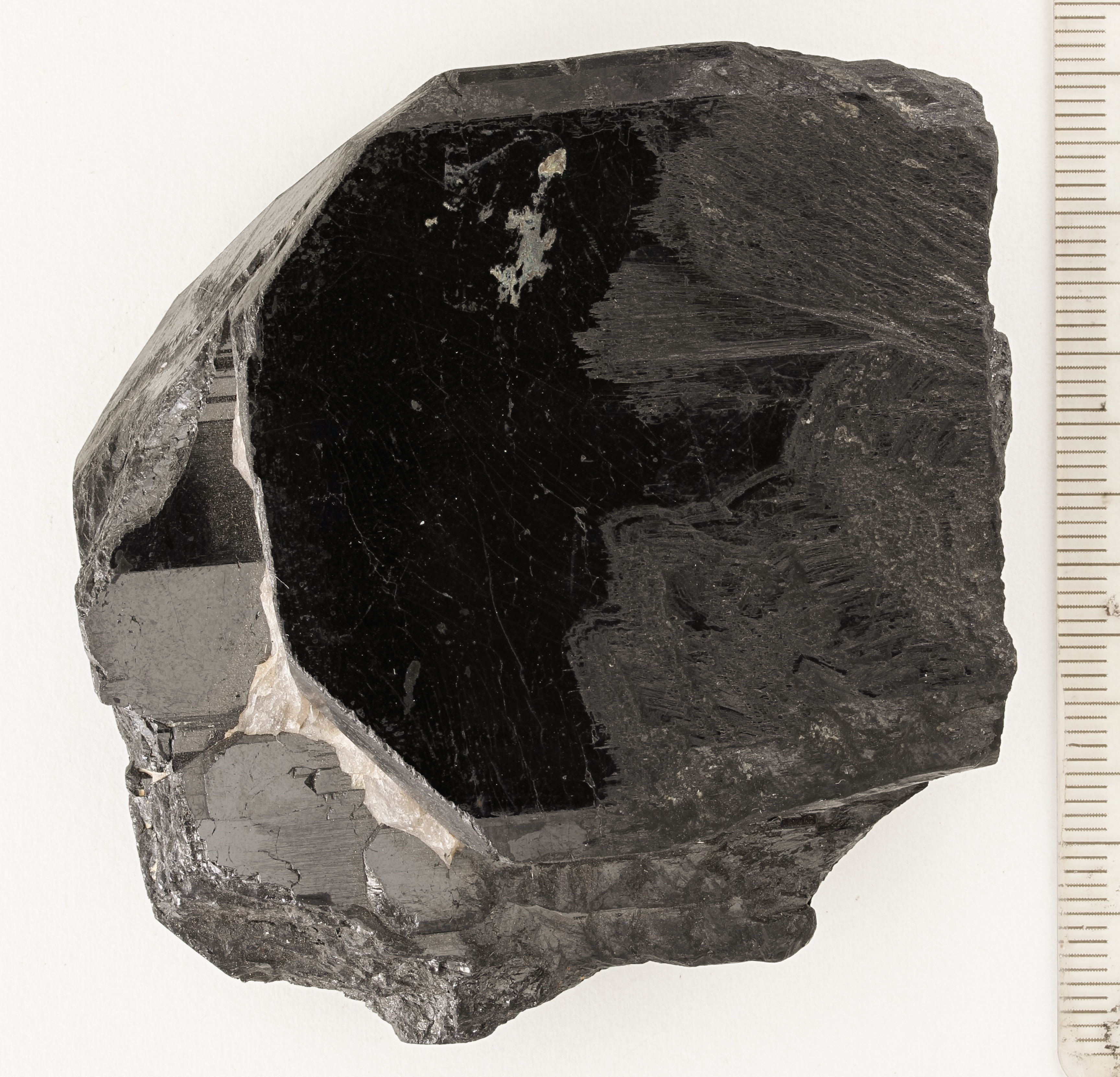 RG0068 Tantalite++.jpg