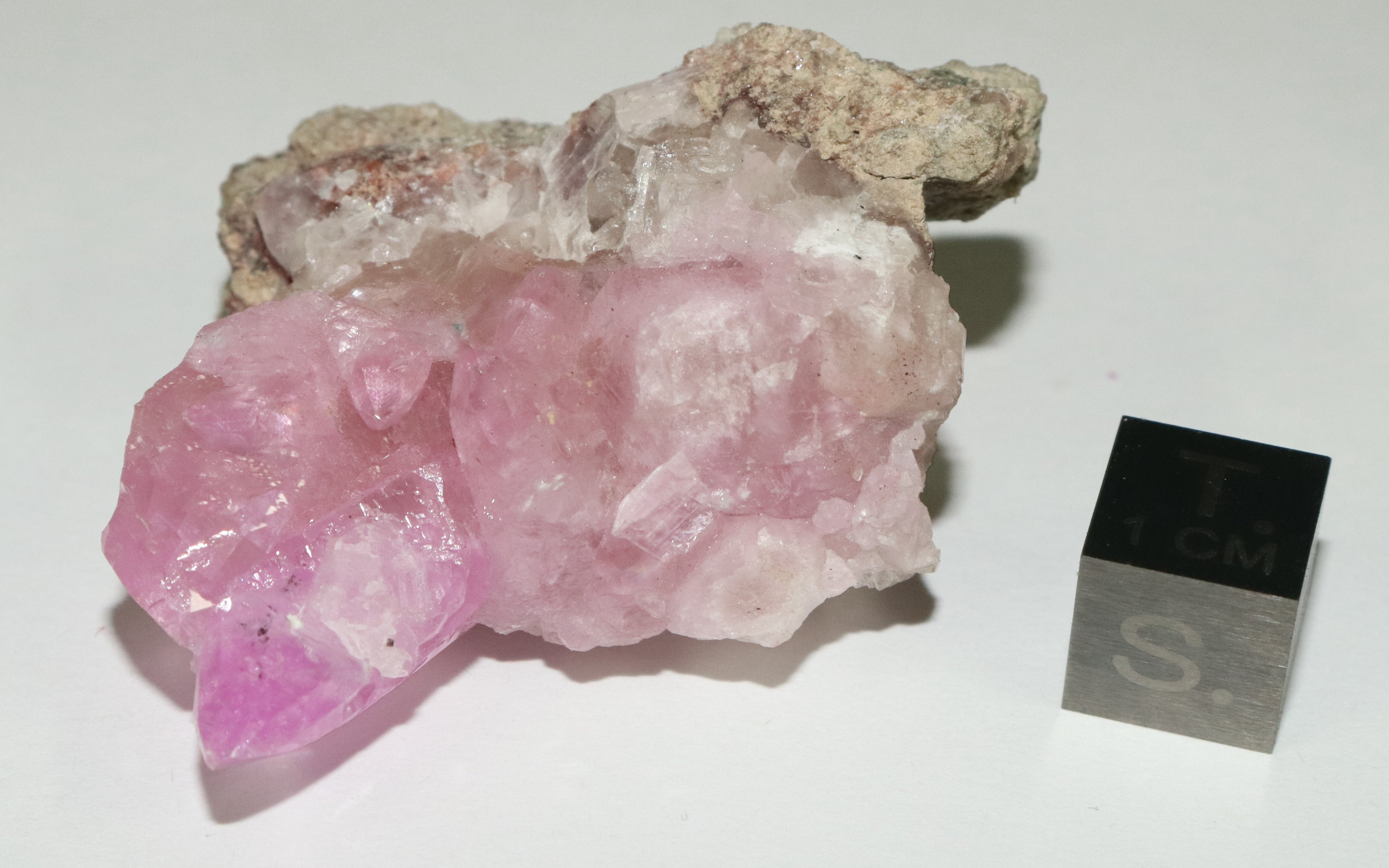 RG0082 Cobaltite bearing Calcite.JPG