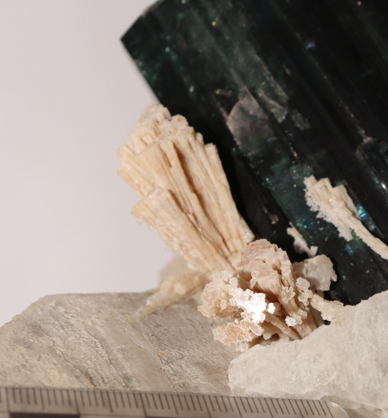 RG0092 Tourmaline -group-b.JPG