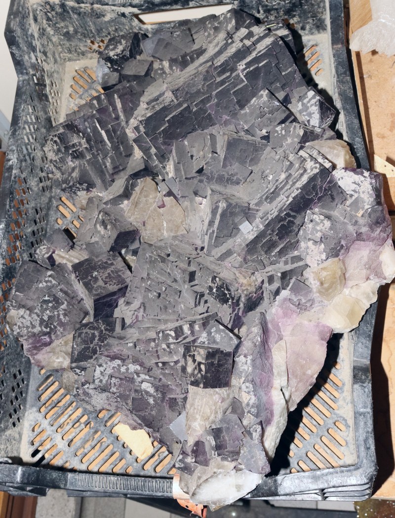 RG0198 Fluorite Calcite.JPG