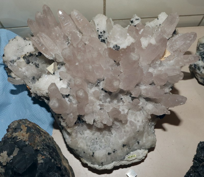 RG0211 Quartz.JPG