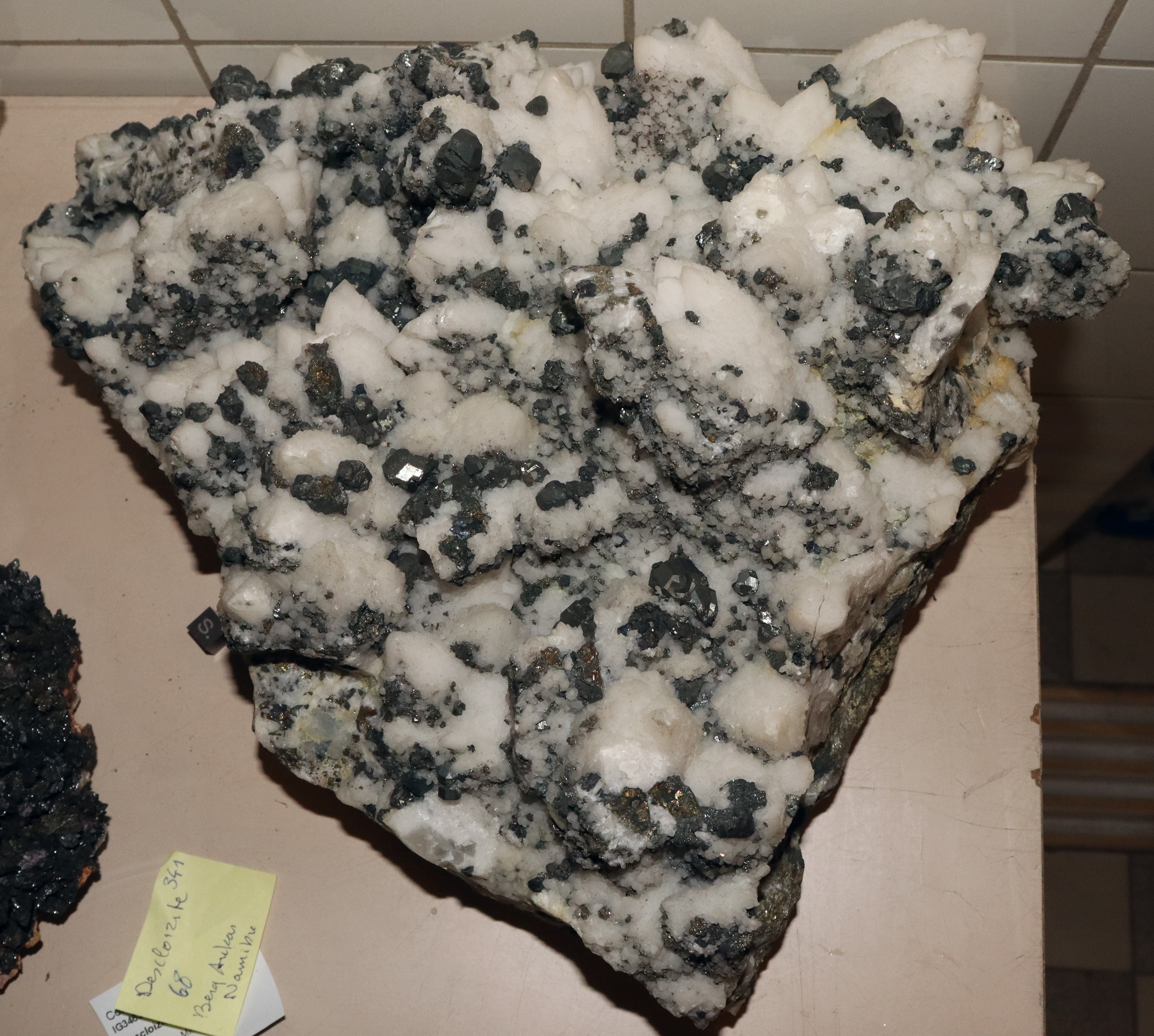 RG0213 Tetrahedrite - Tennantite.JPG