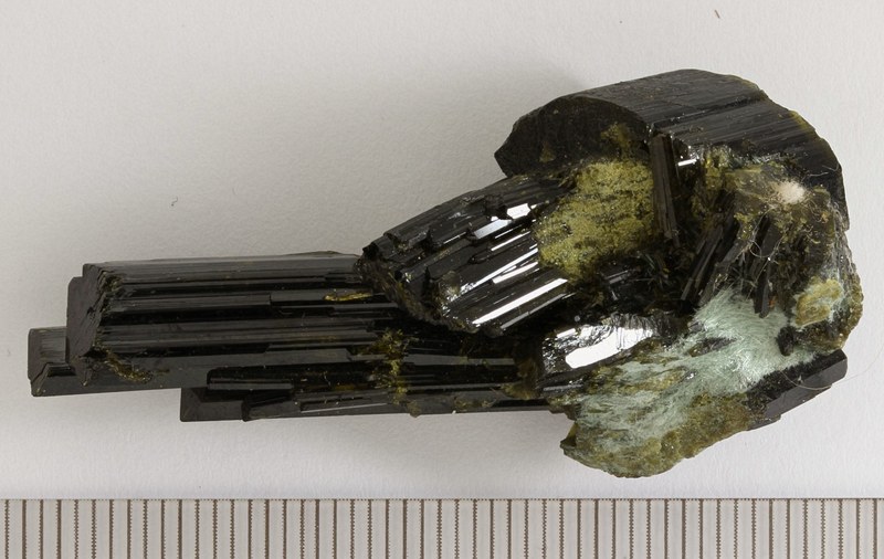 RG0230 Epidote.jpg