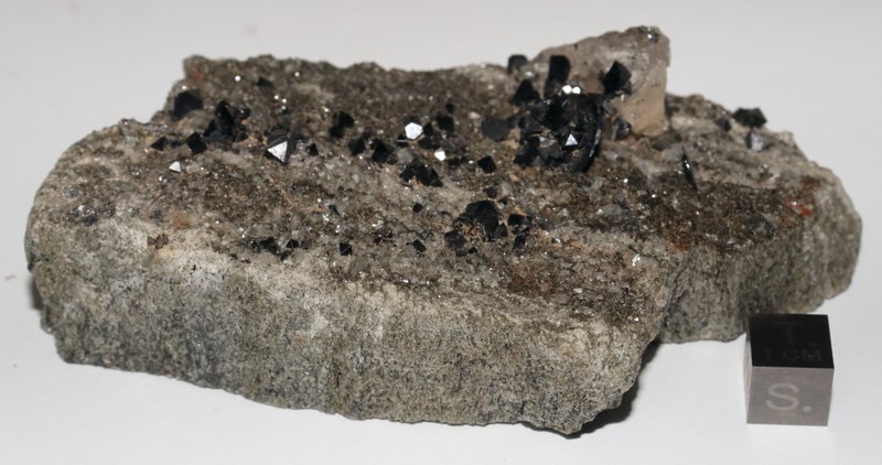 RG0307 Magnetite.JPG