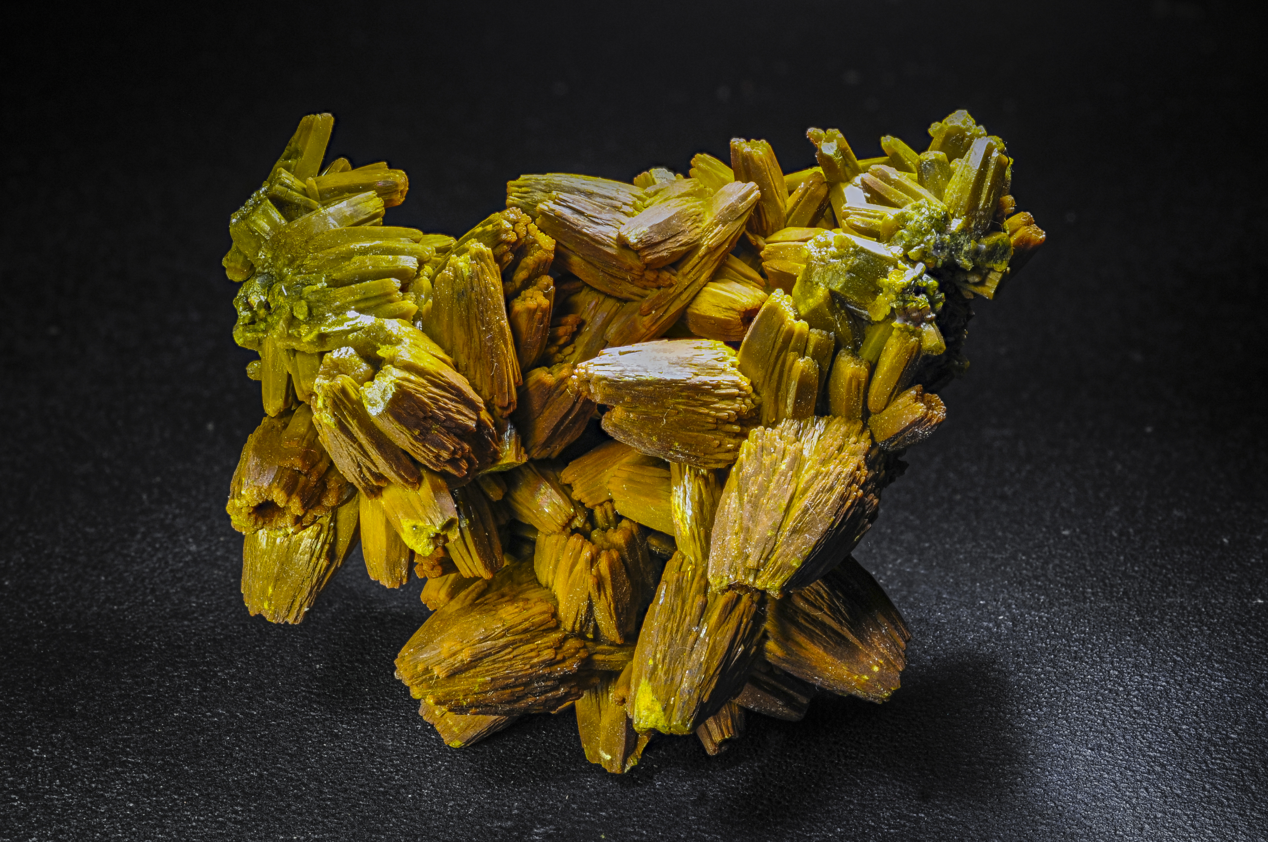 RG0381 27794 Pyromorphite BB 65-60-45.jpg