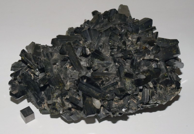 RG0390 Epidote.JPG