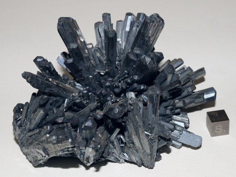 RG0391 Stibnite.JPG
