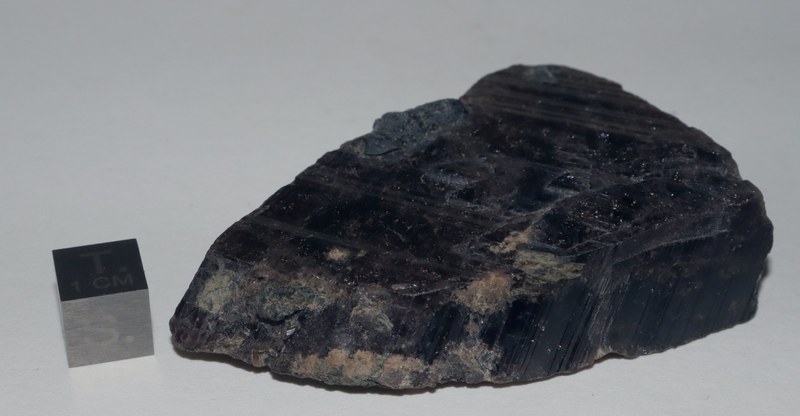 RG0419 Axinite++.JPG