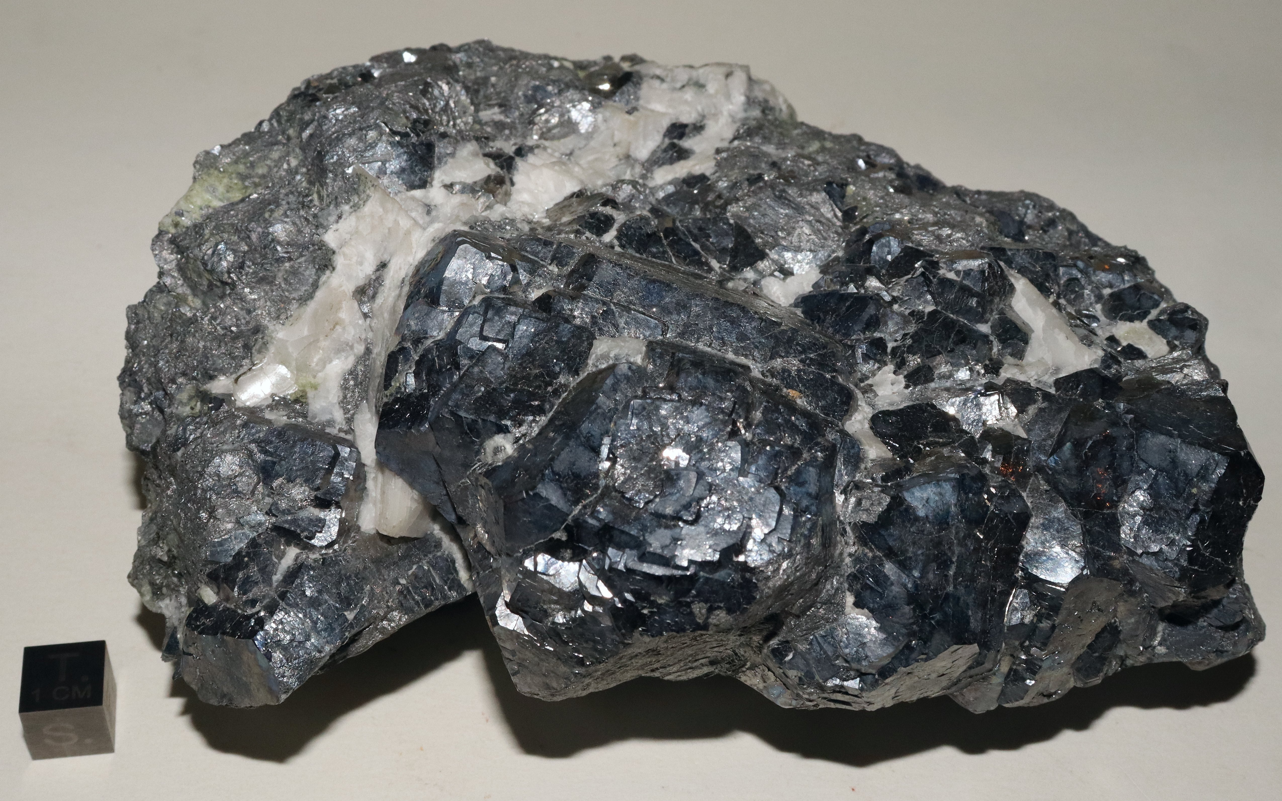 RG0437 Skutterudite.JPG