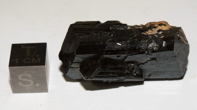 RG0458 Ilvaite.JPG