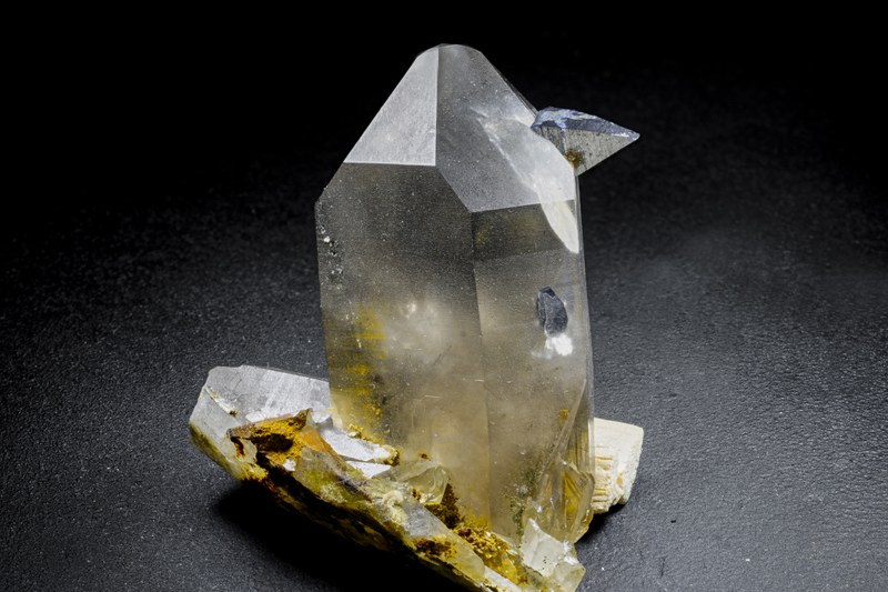 RG0504 27720.anatase on-in quartz.jpg