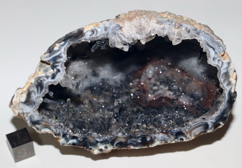 RG0515 Quartz.JPG