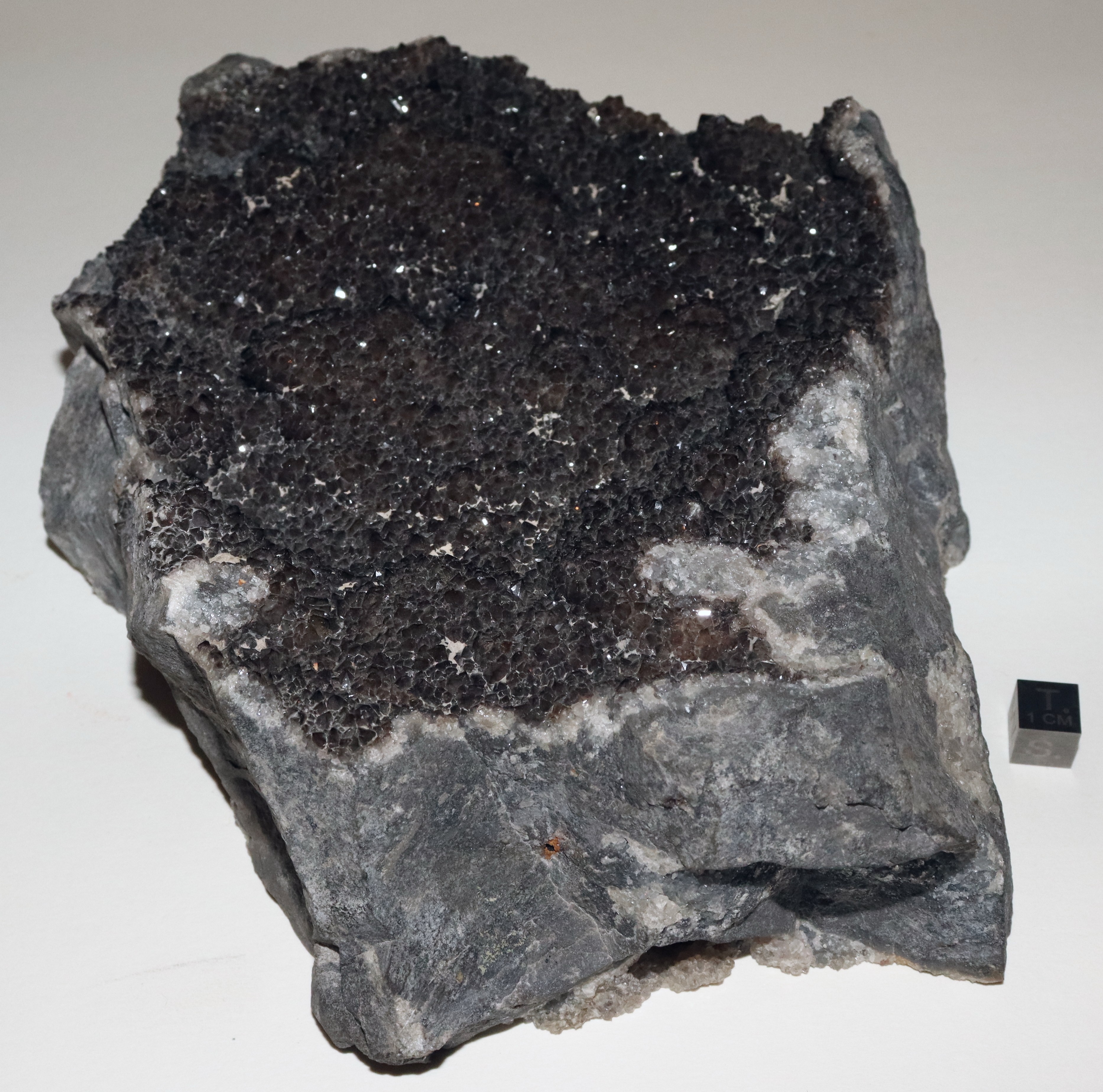RG0552 Quartz.JPG