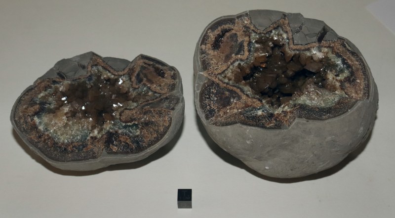 RG0582 (4) Baryte.JPG