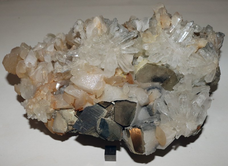RG0621 (1) Albite.JPG