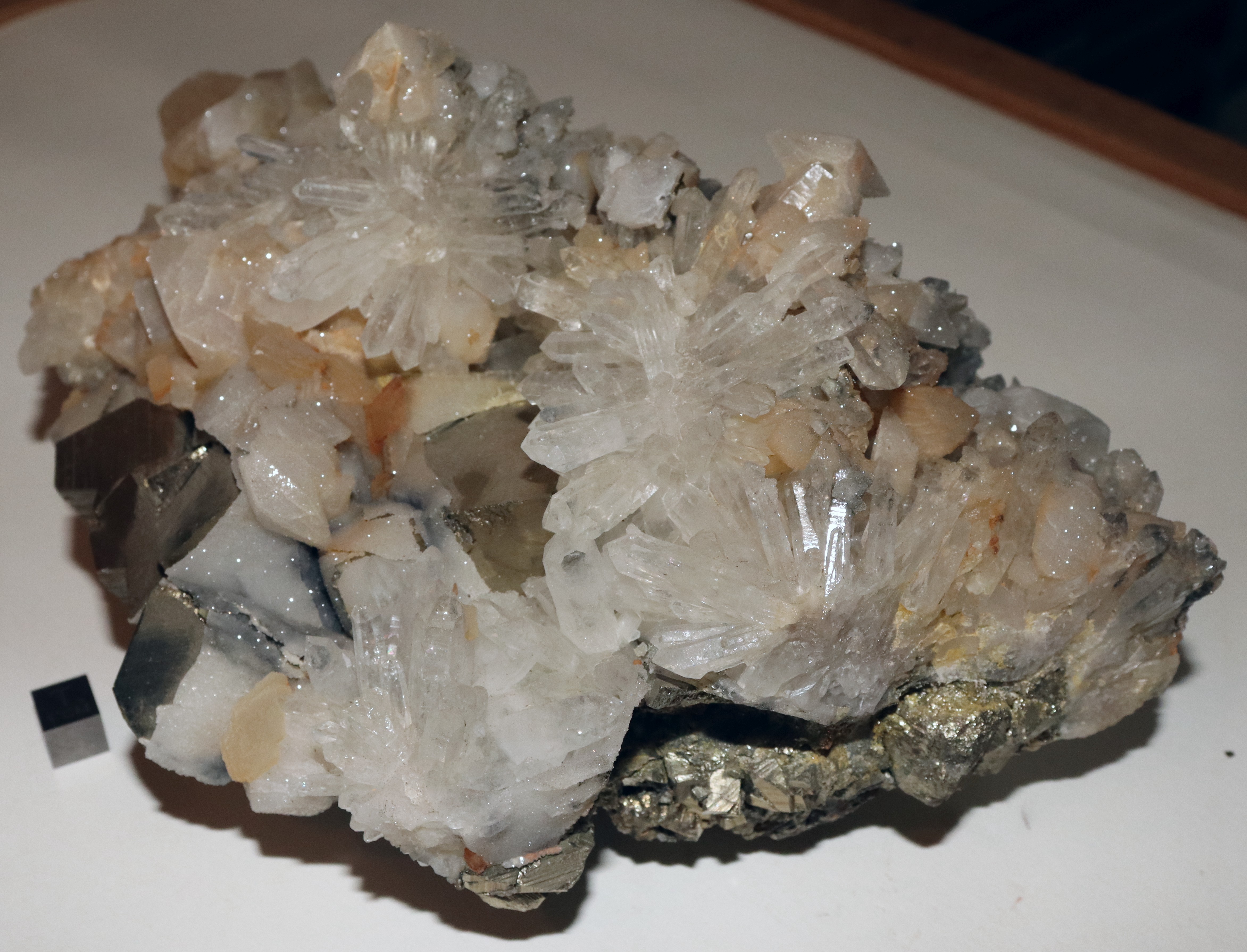 RG0621 (3) Albite.JPG