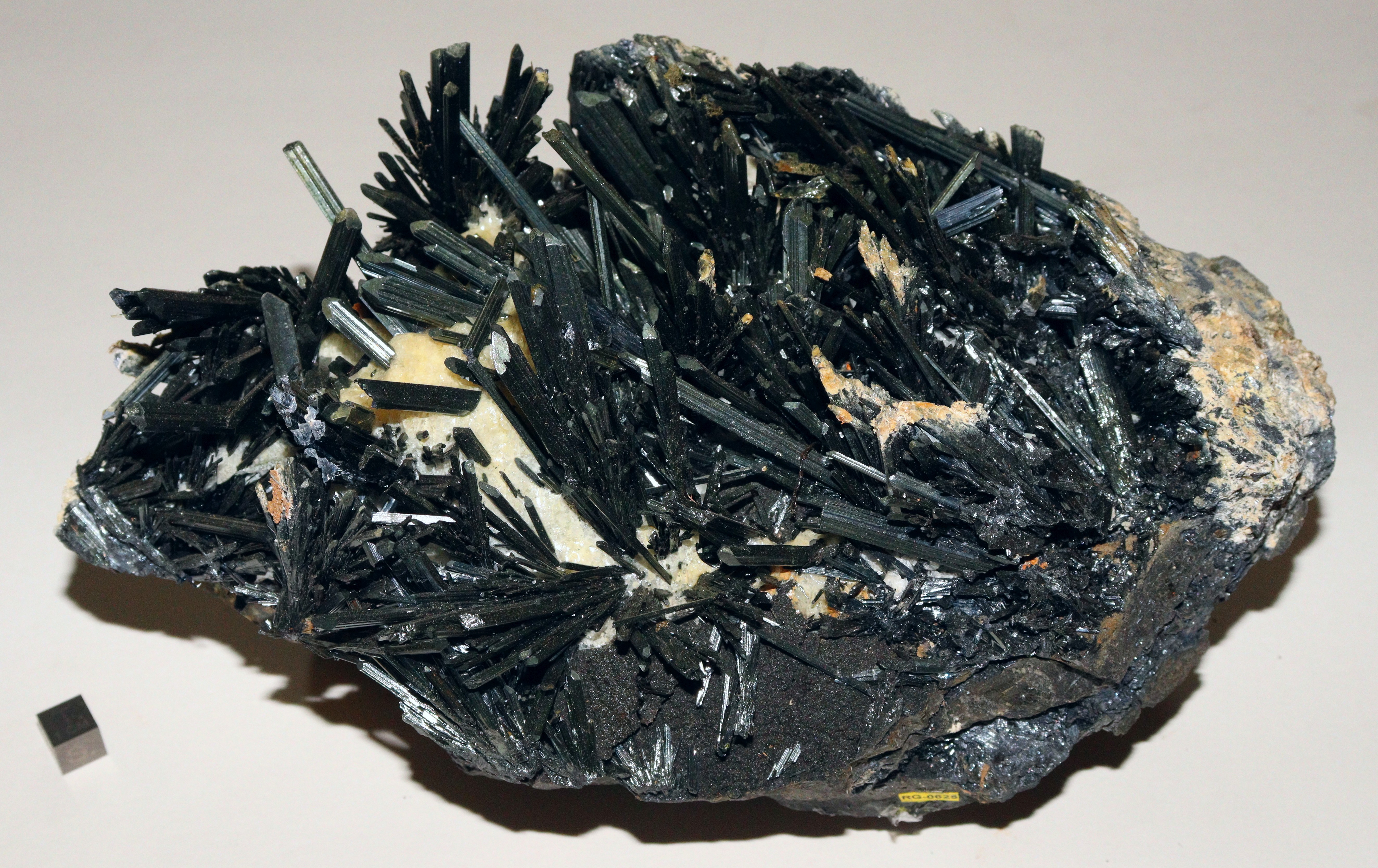 RG0625 Stibnite.JPG
