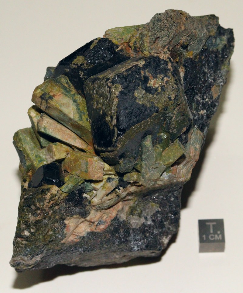 RG0652 Scapolite.JPG