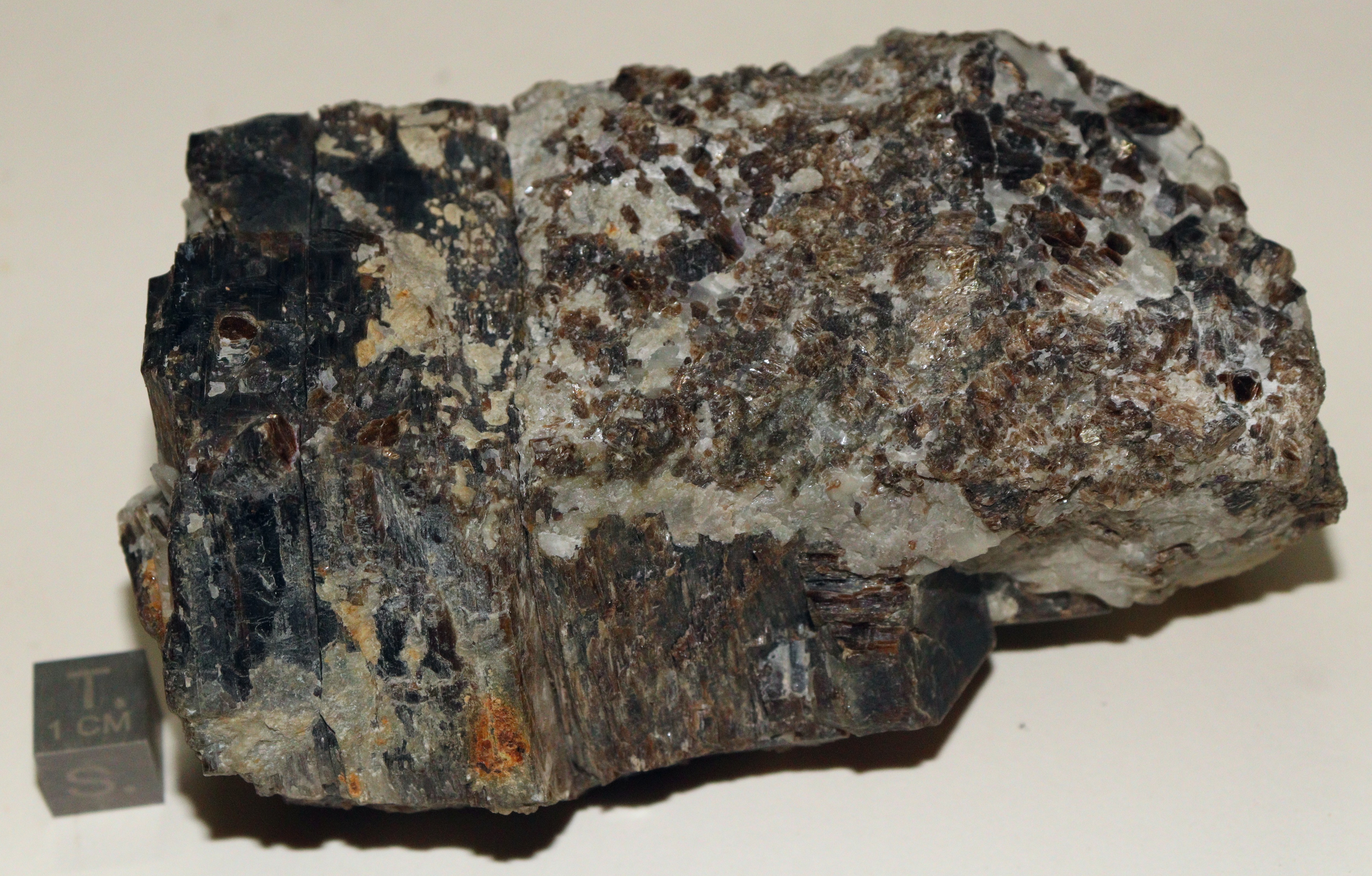 RG0656 Biotite.JPG