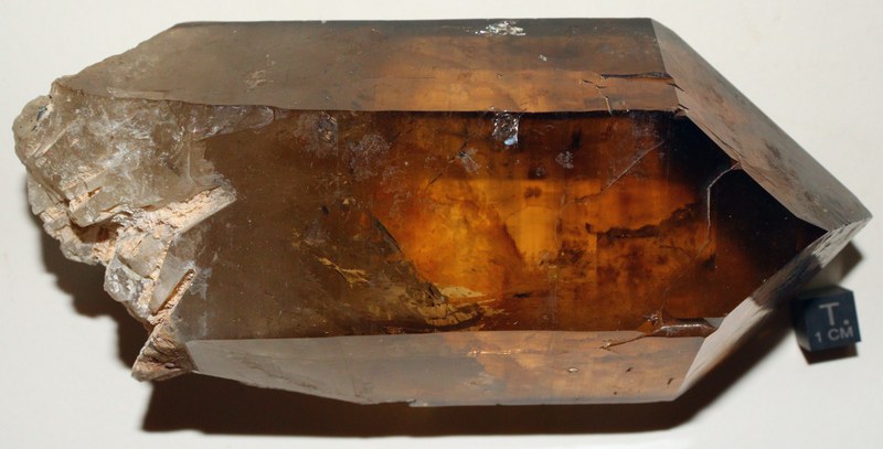 RG0666 Quartz Fume.JPG