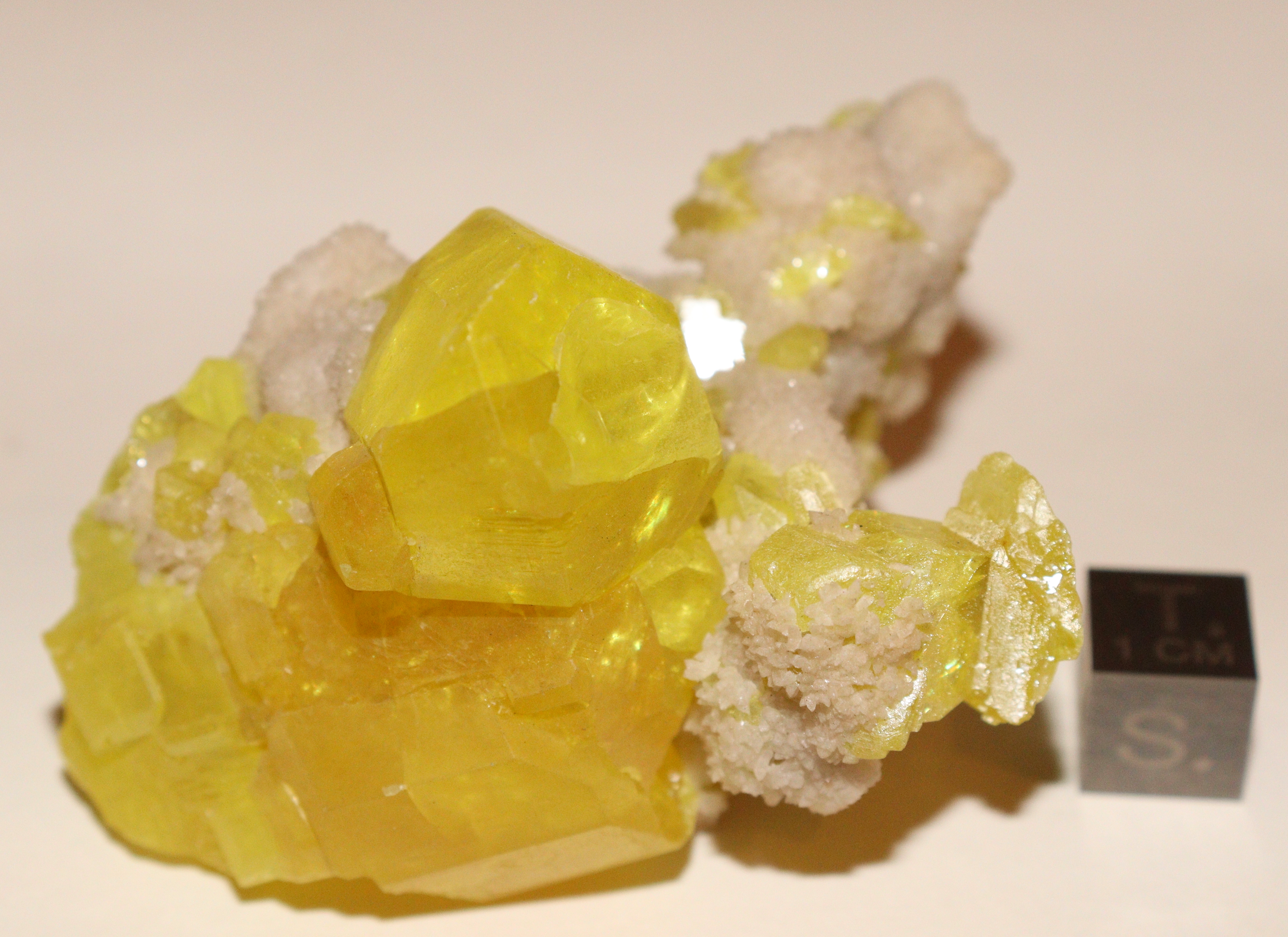 RG0688 Sulphur.jpg