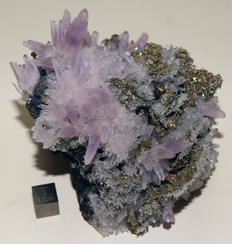 RG0690 Quartz.JPG