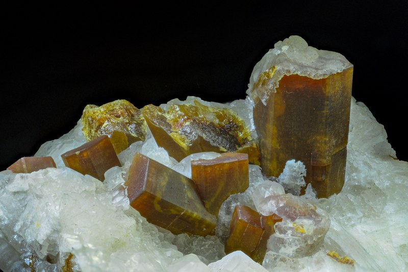 RG0692 27930 Vanadinite BB 37.jpg