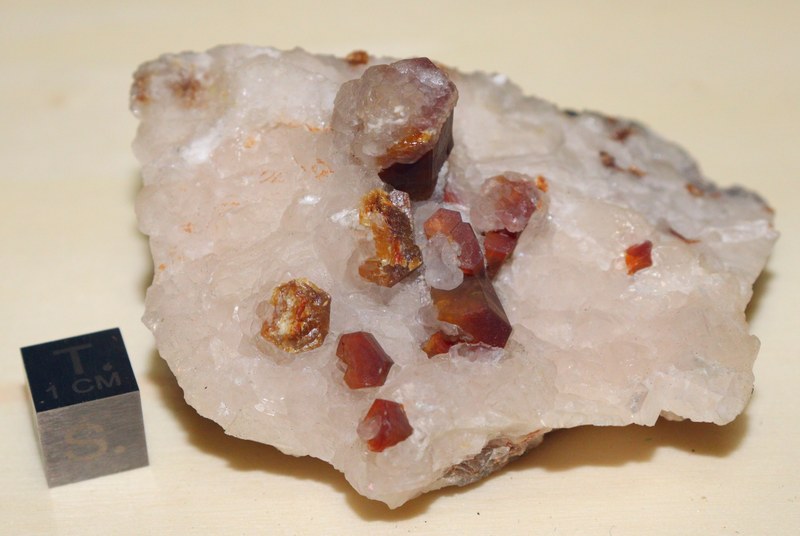 RG0692 Vanadinite.JPG