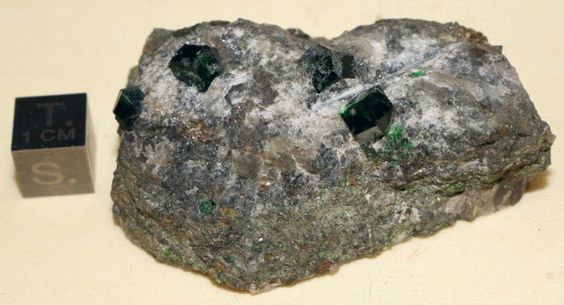 RG0708 Uvarovite.JPG