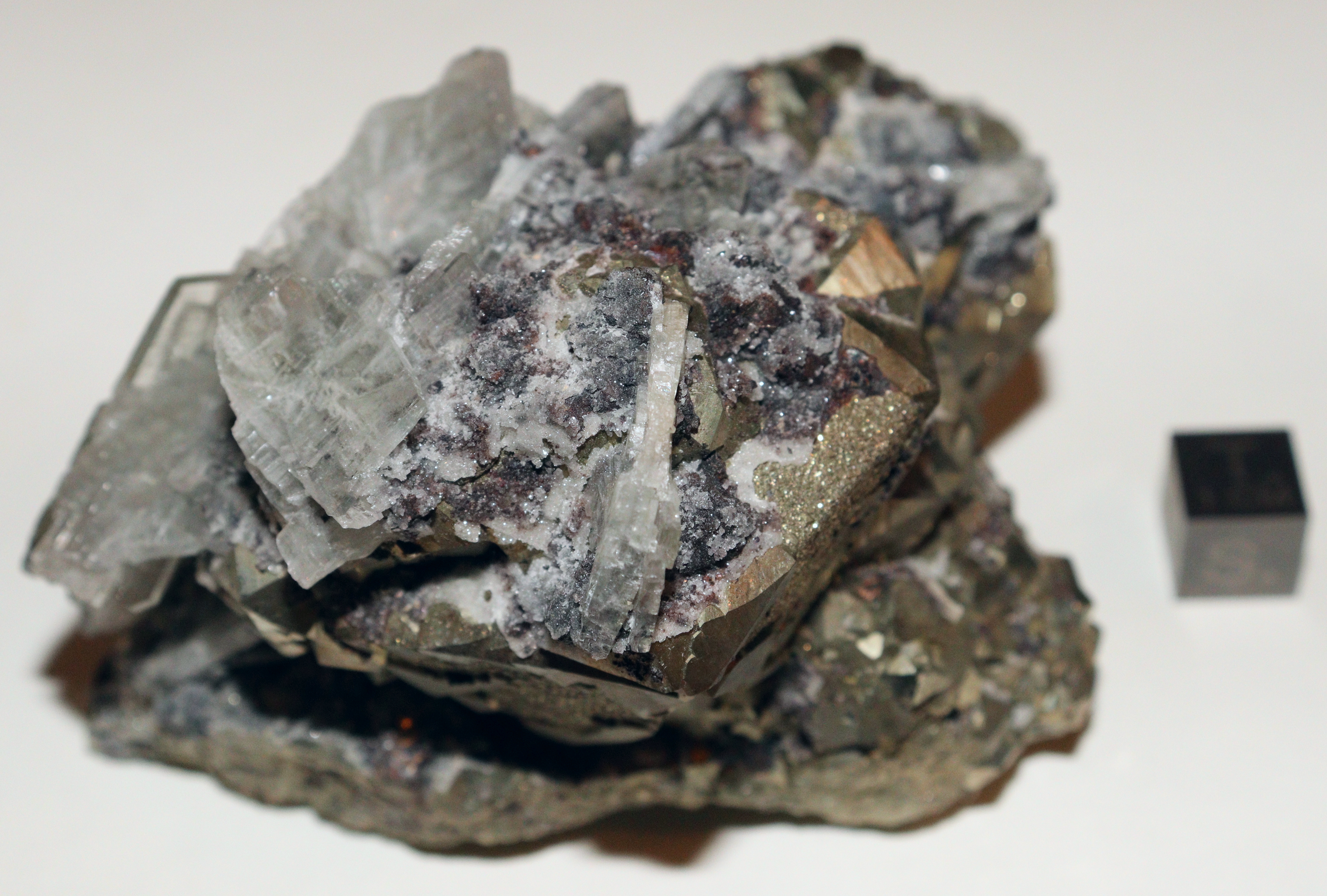 RG0811 Pyrite a.jpg