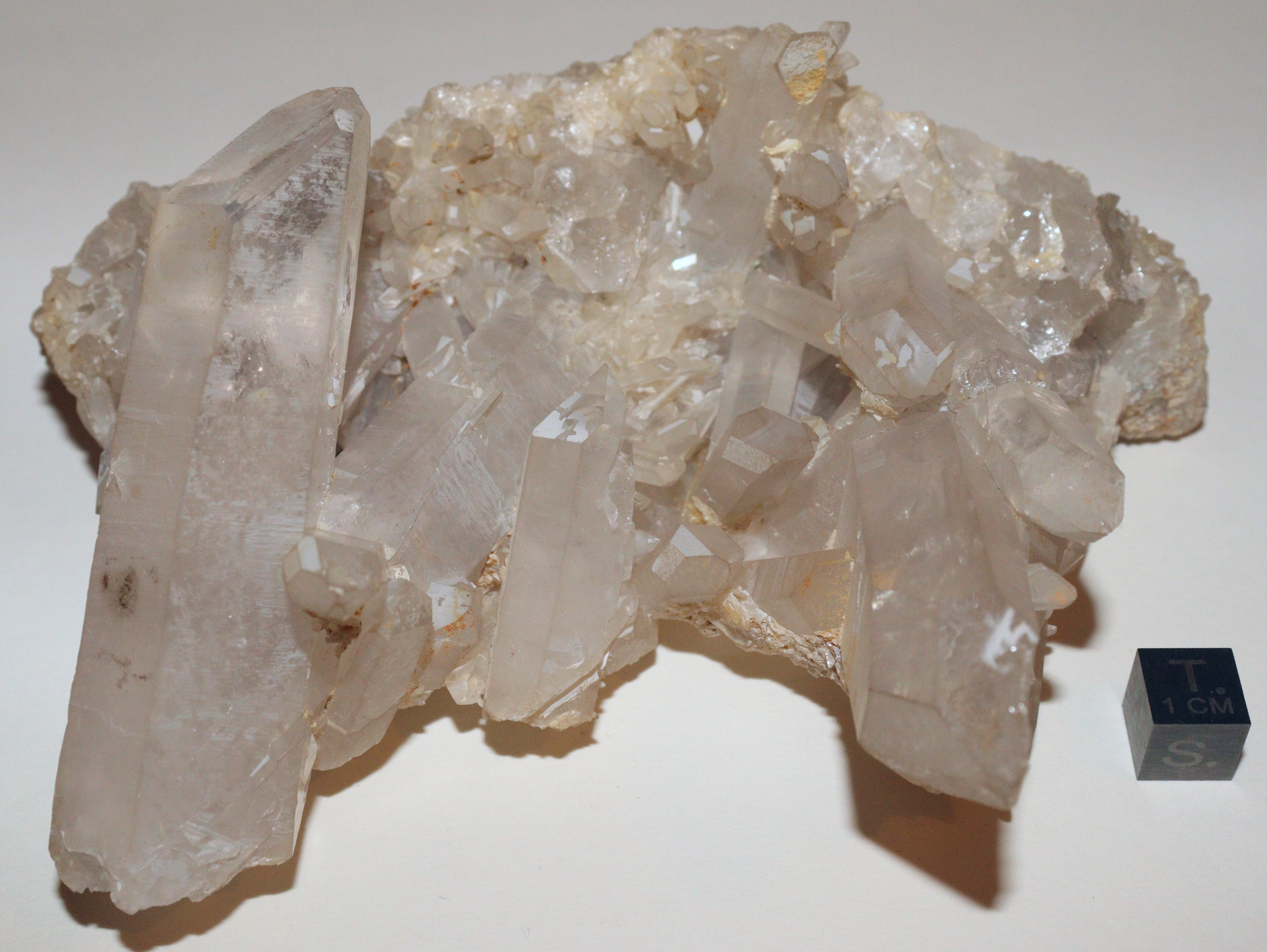 RG0833 Quartz.jpg