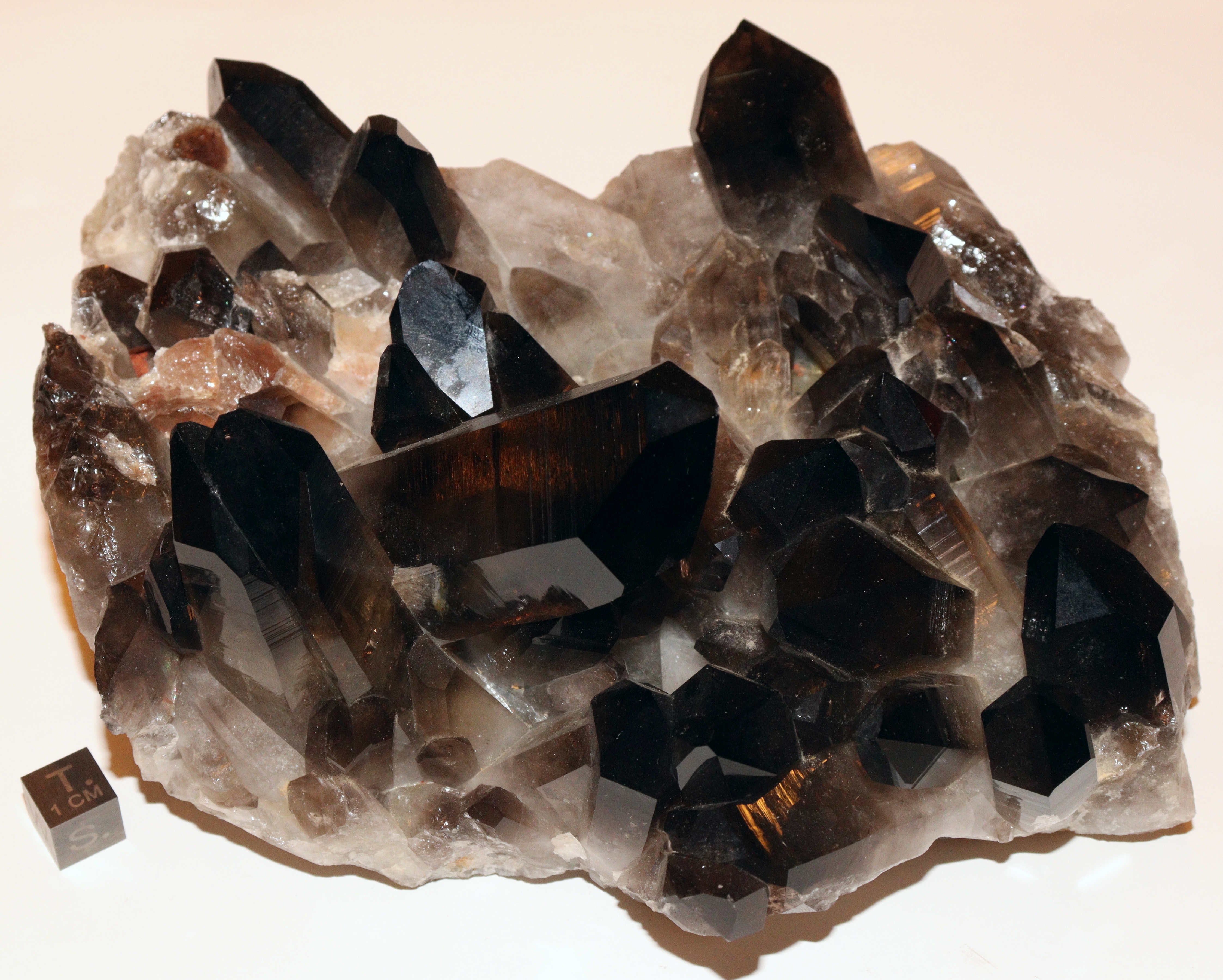 RG0839 Quartz.jpg