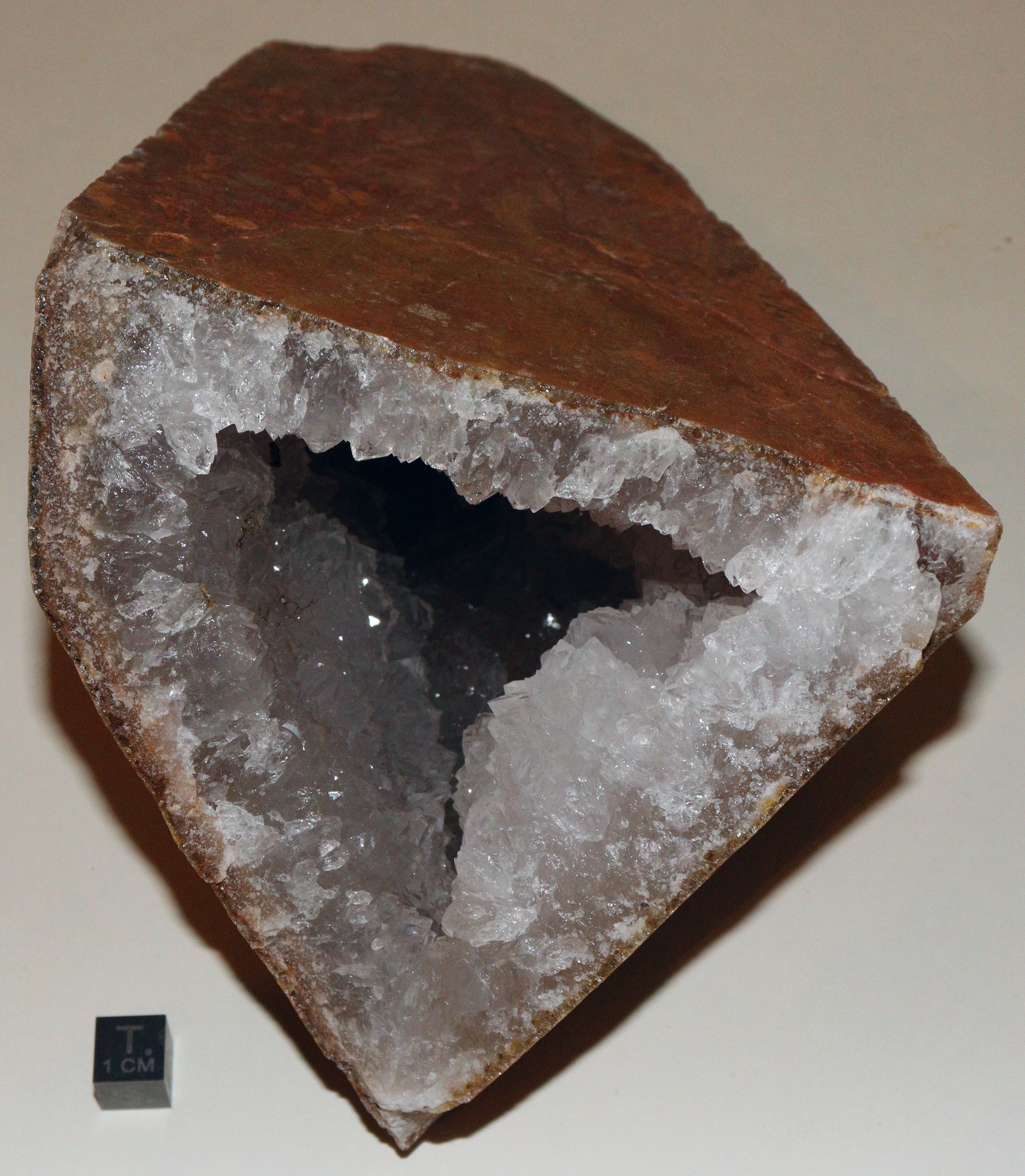 RG0851 Quartz a.jpg