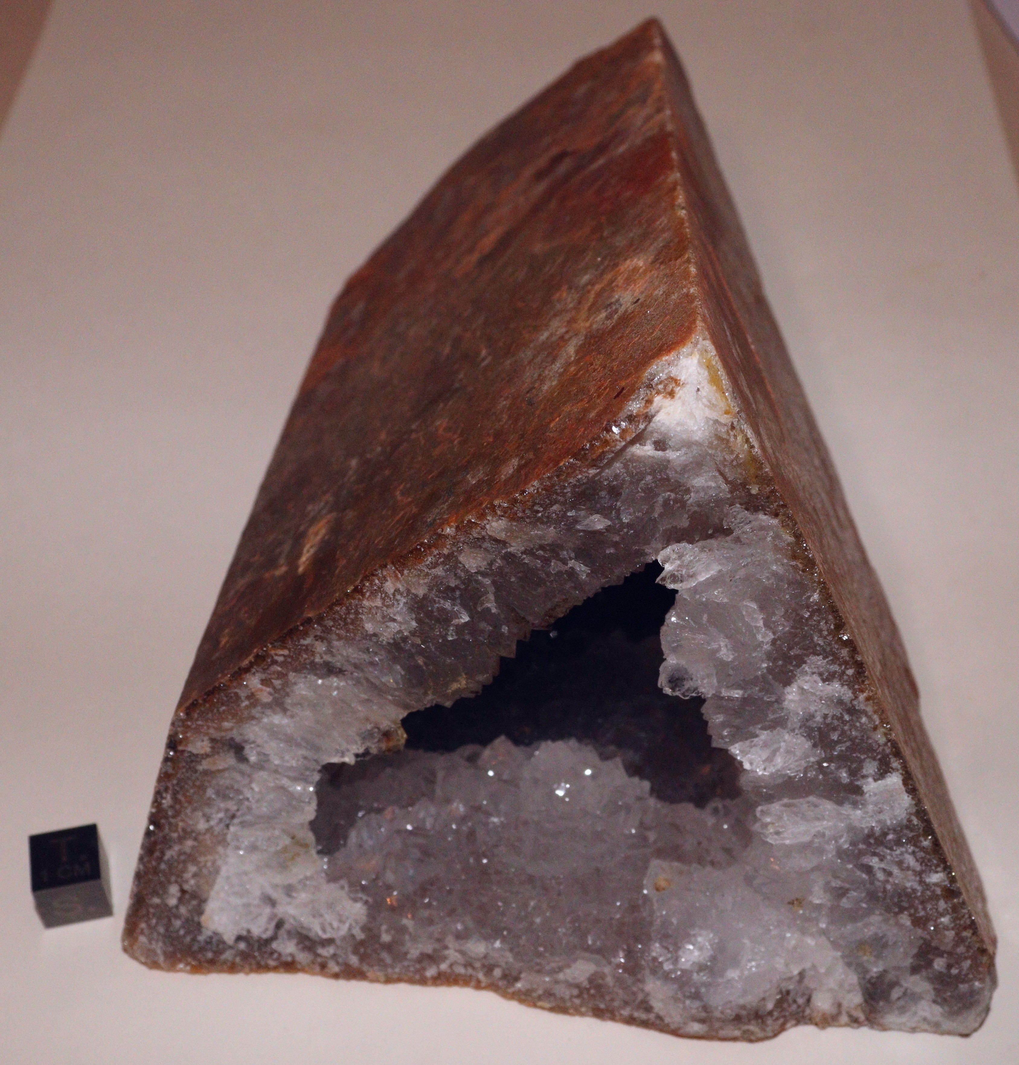 RG0851 Quartz b.jpg