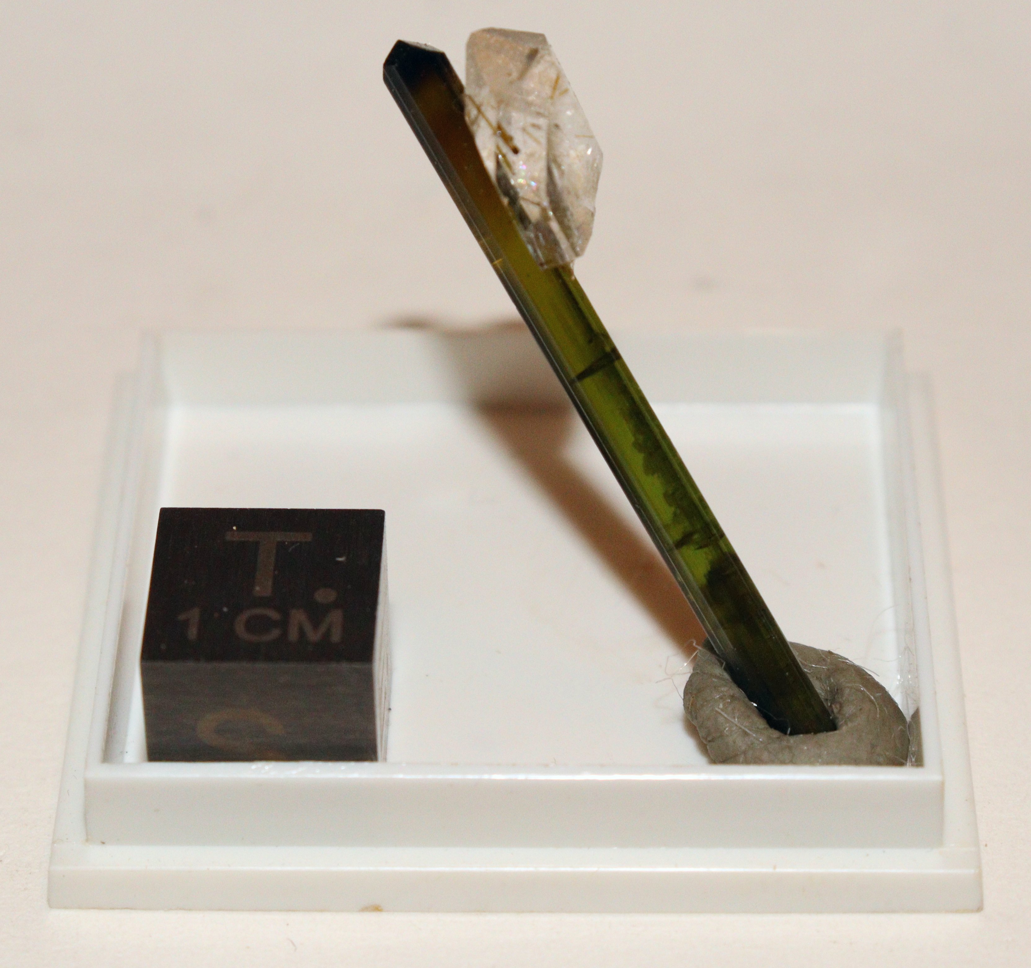 RG0877 Tourmaline.jpg
