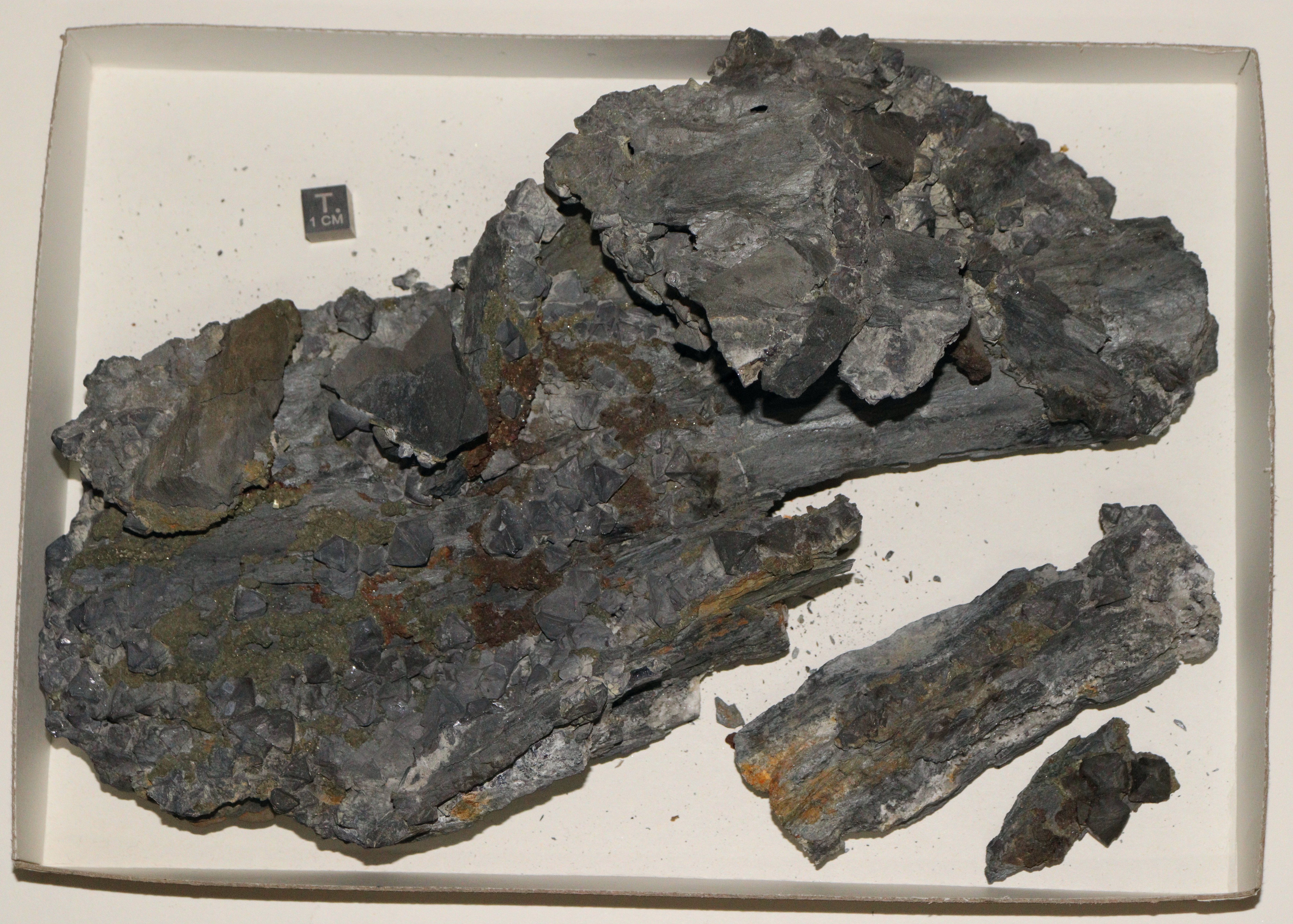 RG0907 Franklinite.jpg