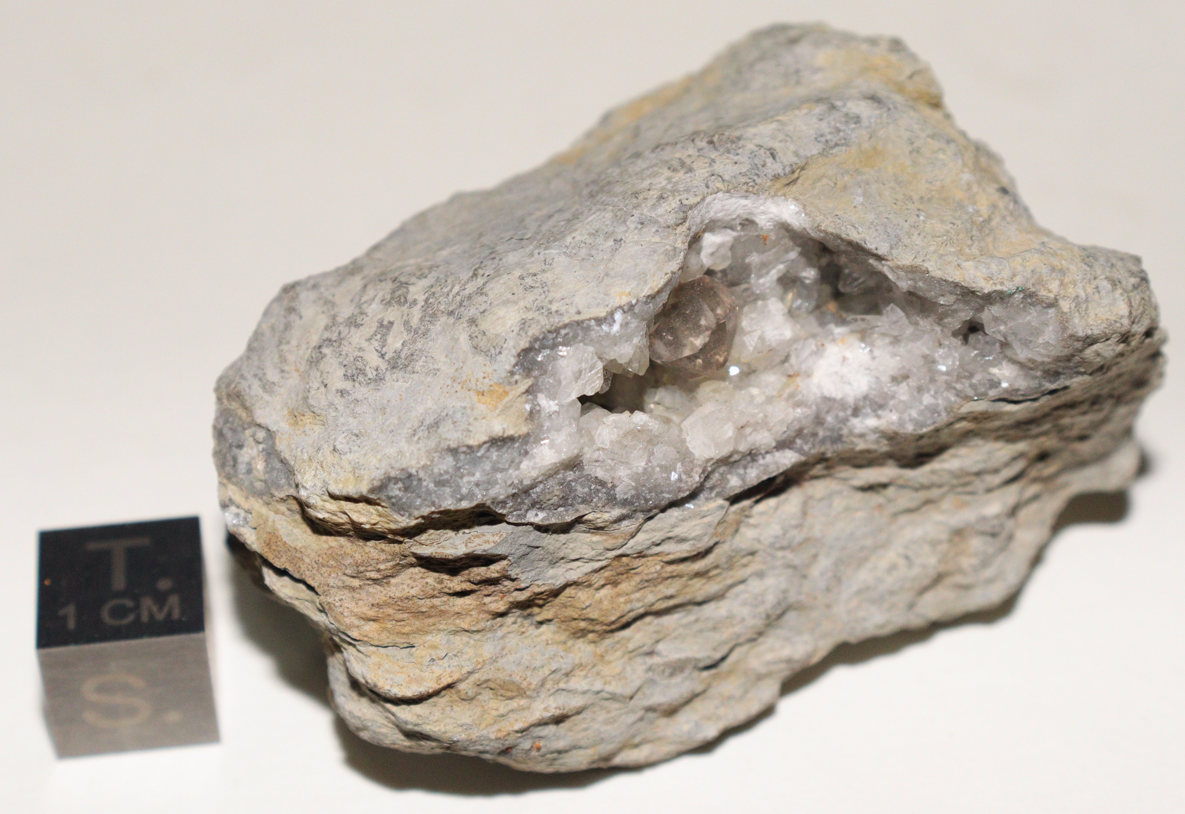 RG0909 Quartz.jpg