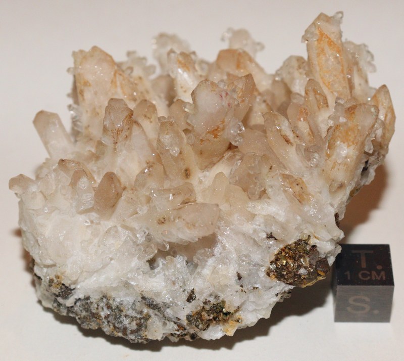 RG0934 Quartz.jpg