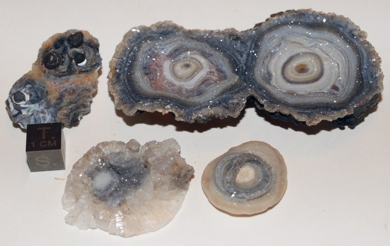 RG0940 Chalcedony Quartz.jpg