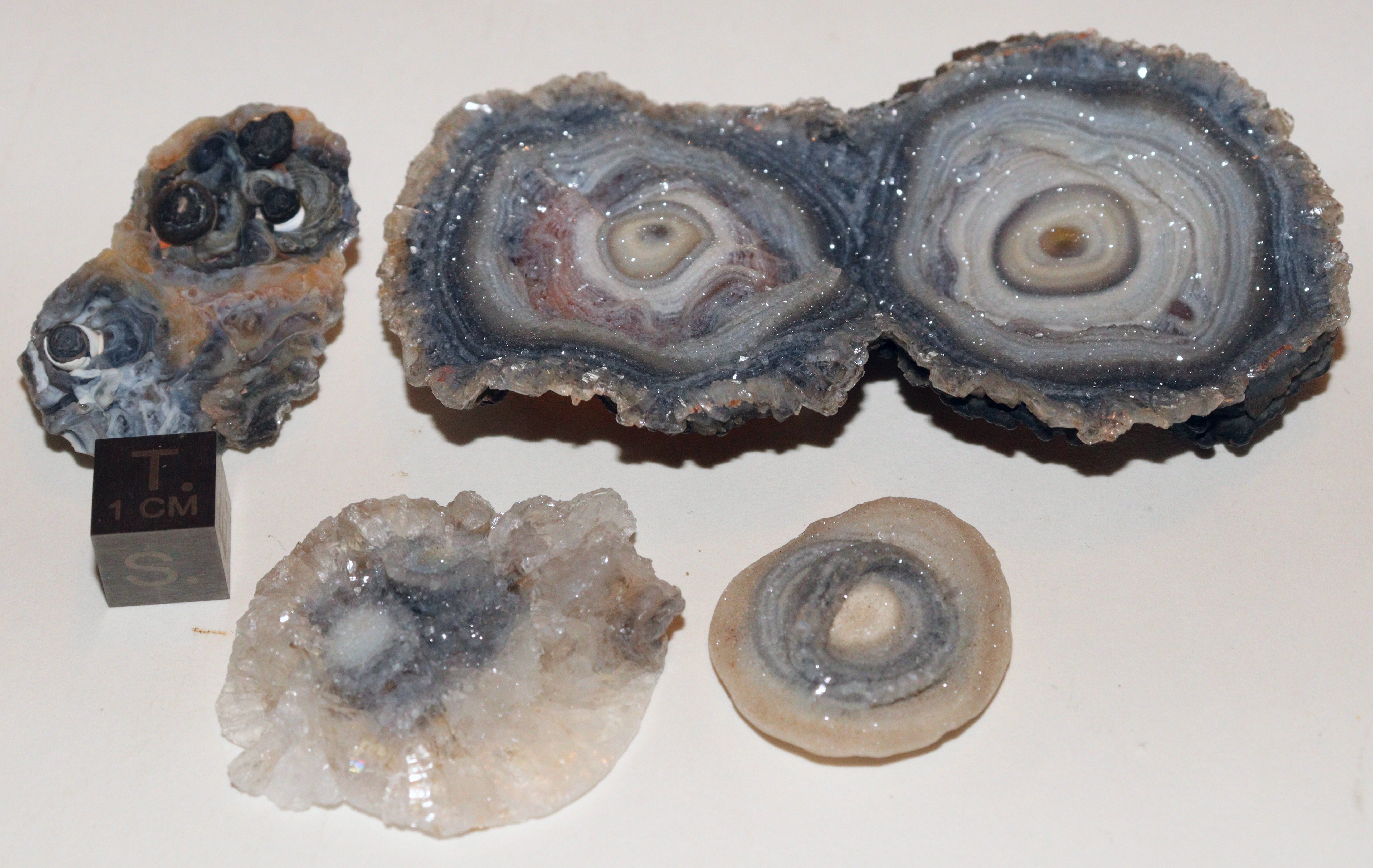 RG0940 Chalcedony Quartz.jpg