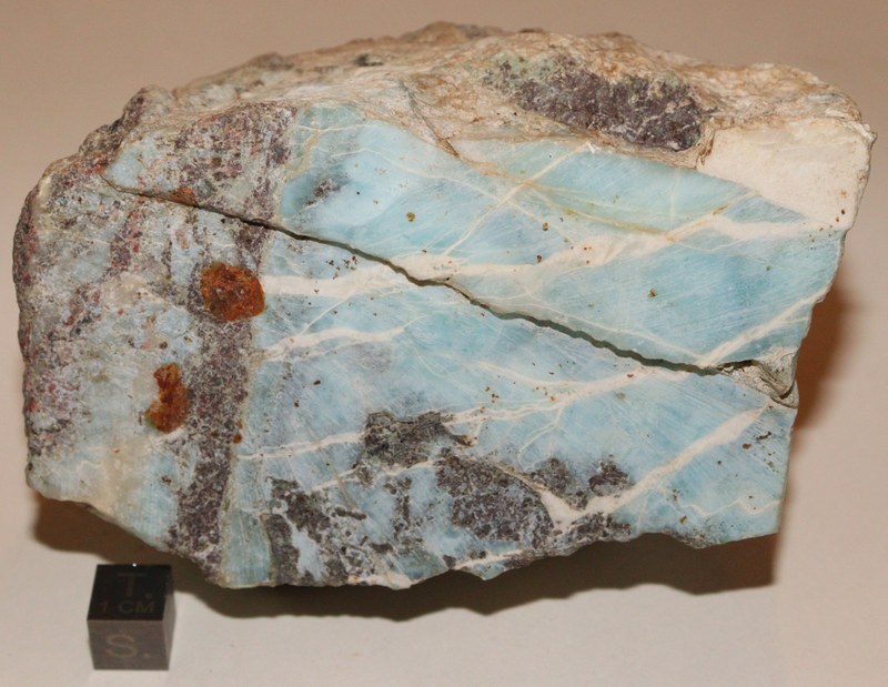 RG0947 Kyanite.jpg