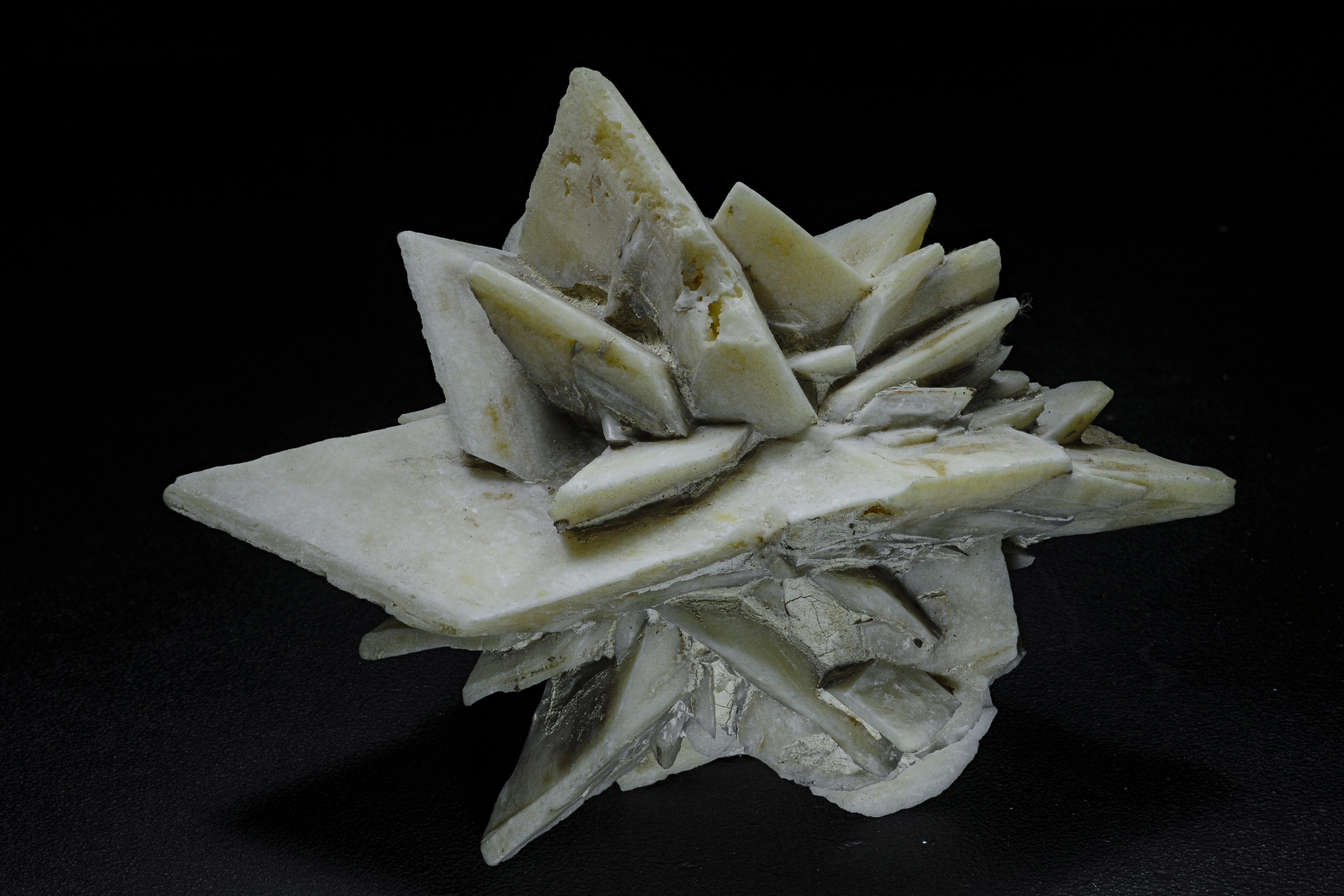 RG714 27945 Glauberite BB 100-70-50.jpg