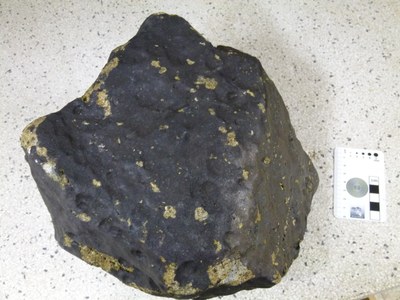 A12389 ASUKA meteorite 2 (1)
